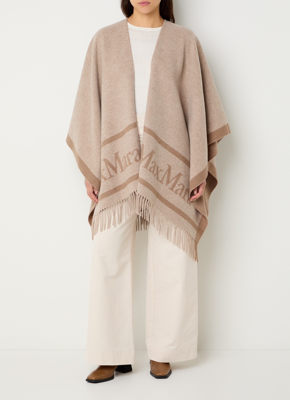 Max Mara Hilde poncho van wol met logoprint en franjes - voorkant 3 beige