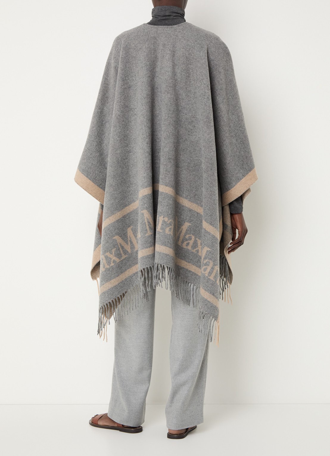 Max Mara Hilde poncho van wol met logoprint en franjes - achterkant 4 grijsmele