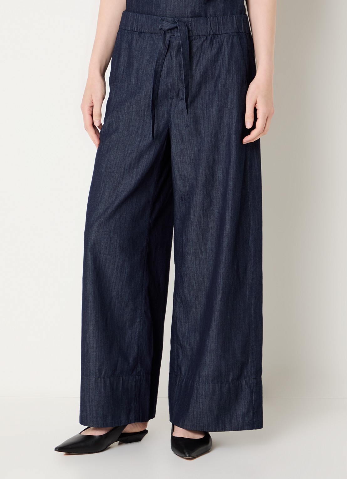 Max Mara Jour high waist wide fit broek van denim met strikceintuur - detail indigo