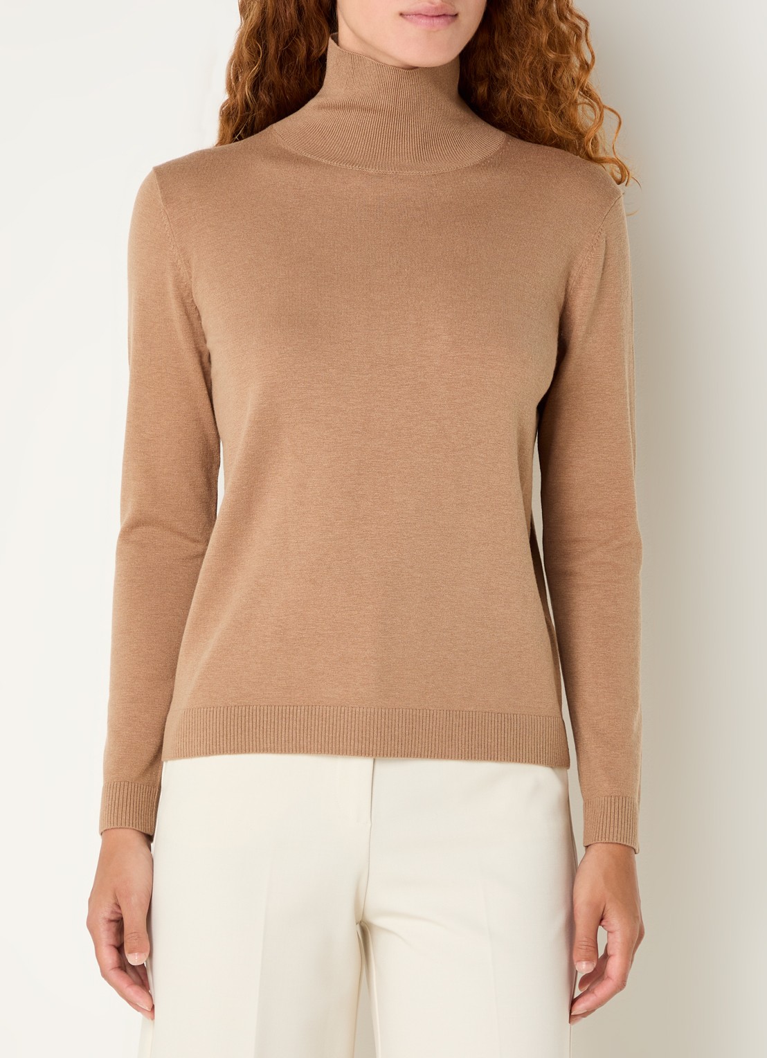 Max Mara Kiku fijngebreide coltrui in zijdeblend - detail camel