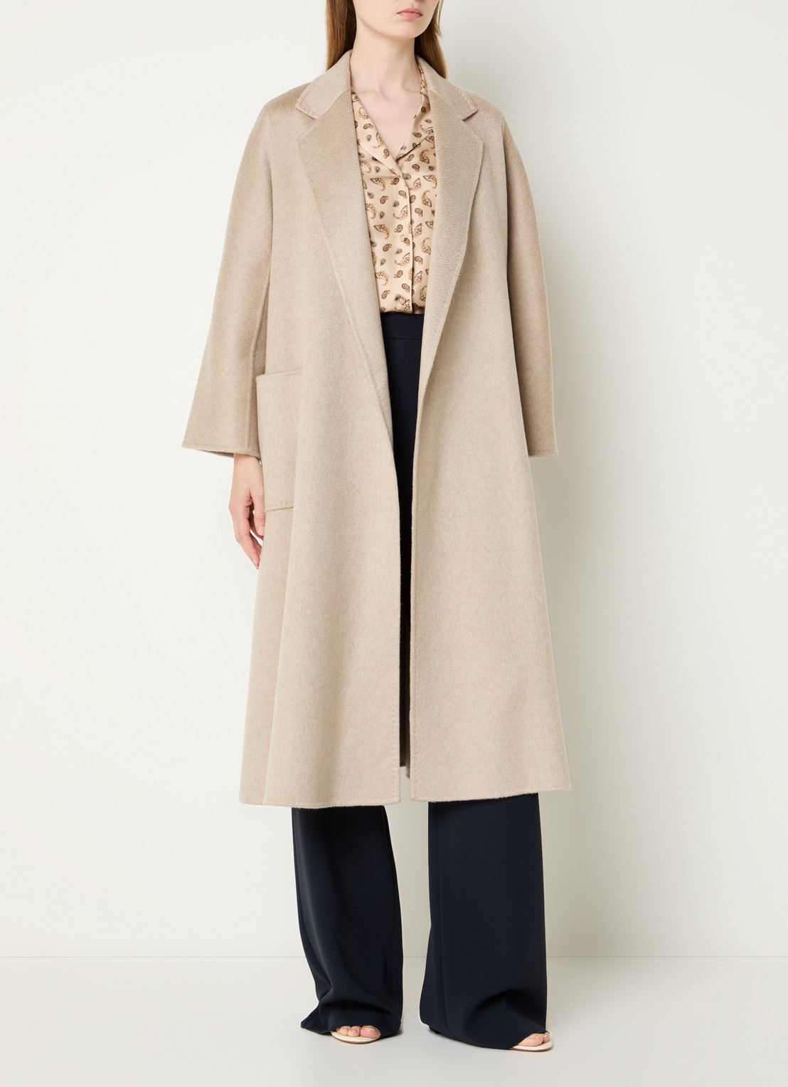 Max Mara Ludmilla mantel van kasjmier met opgestikte zakken - detail 2 zand