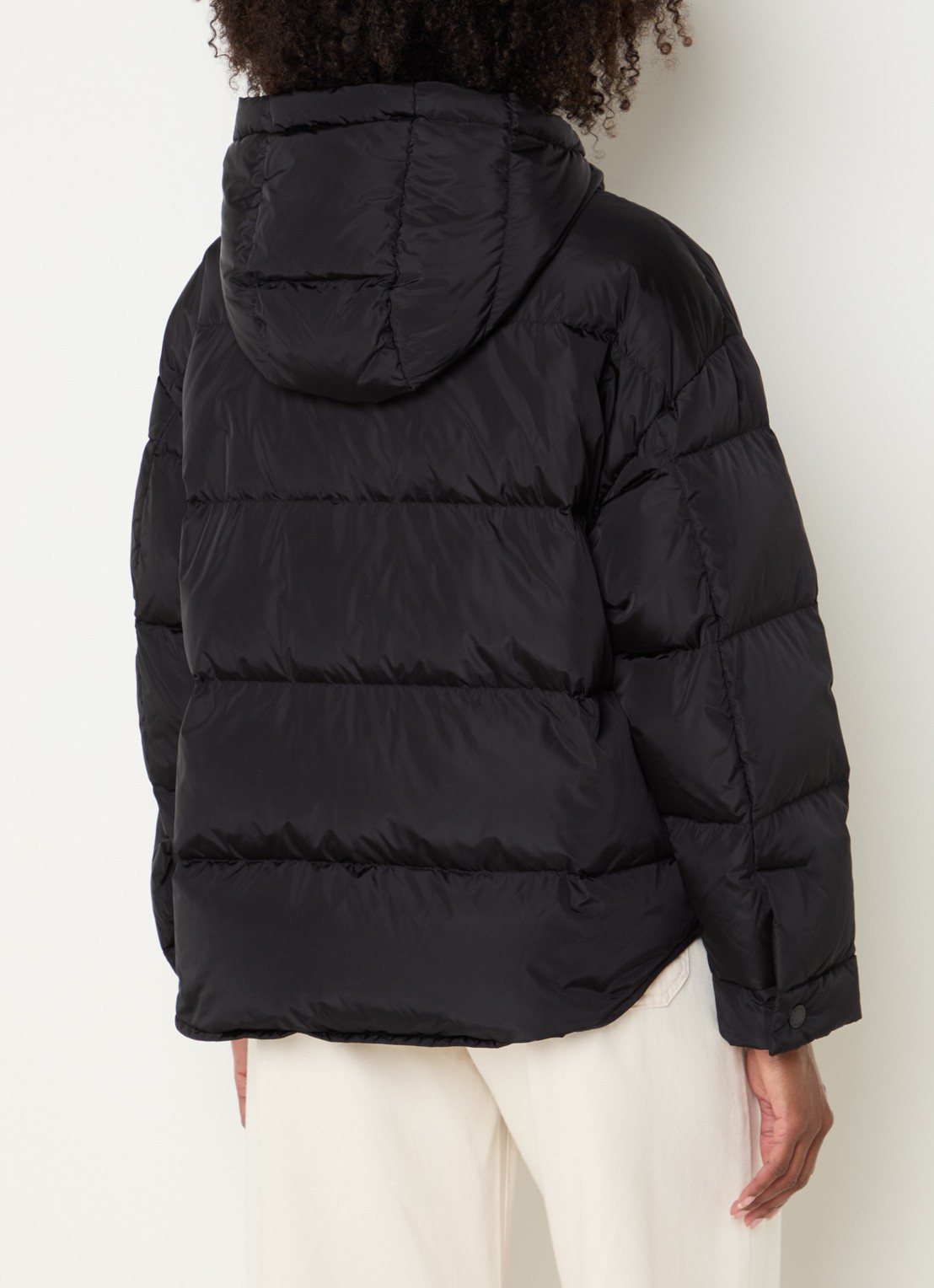 Max Mara Lusso puffer jack met capuchon en steekzakken - achterkant 3 zwart