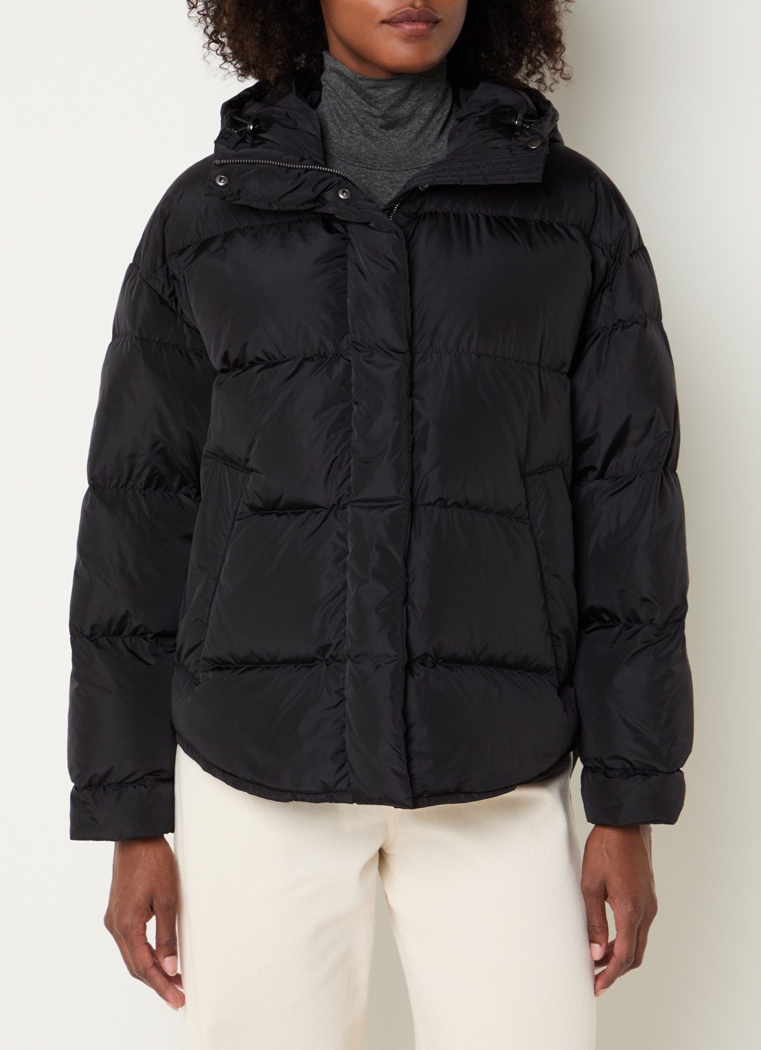 Max Mara Lusso puffer jack met capuchon en steekzakken - detail 4 zwart