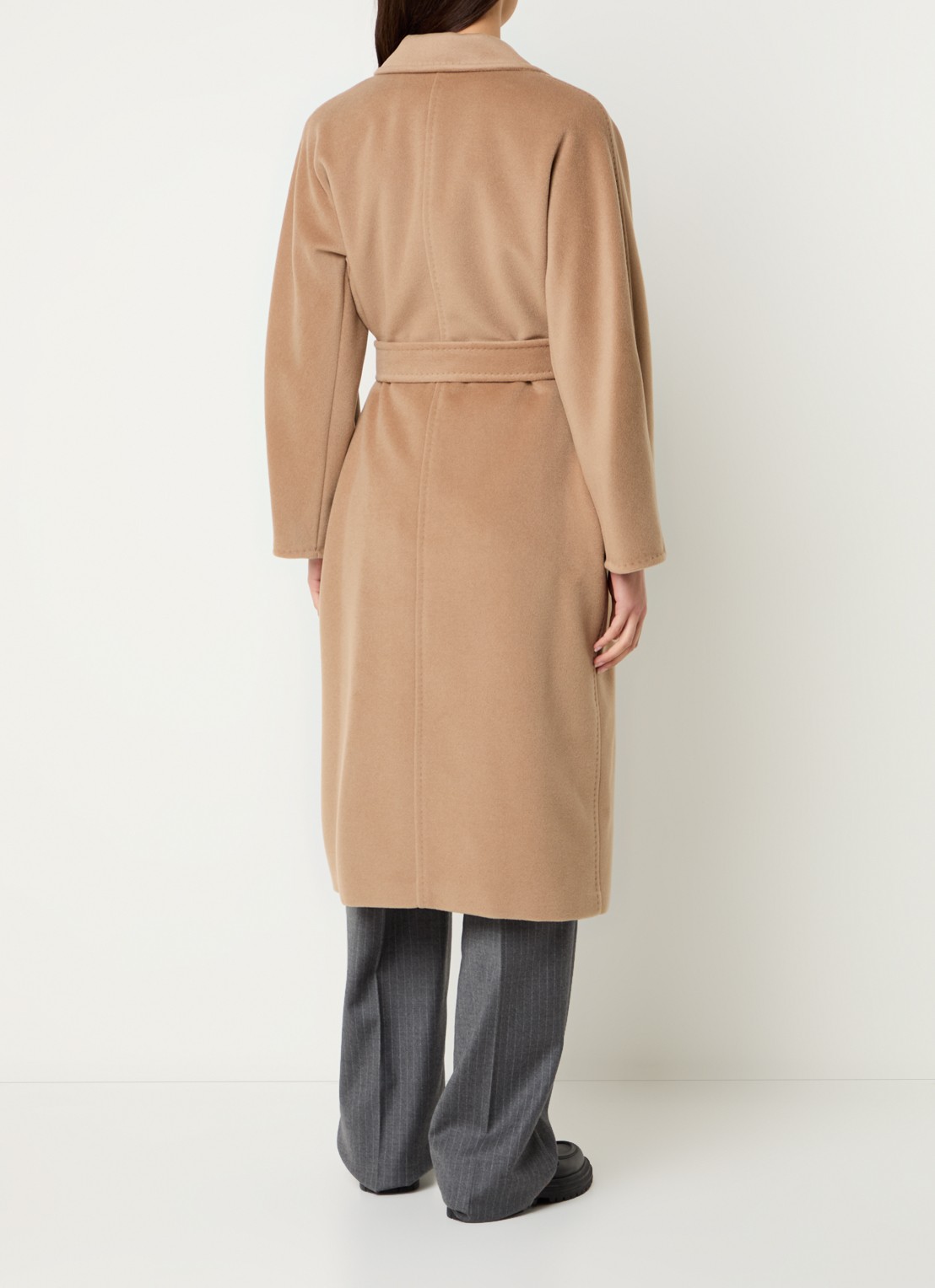Max Mara Madame mantel in kasjmierblend met strikceintuur - achterkant 4 camel