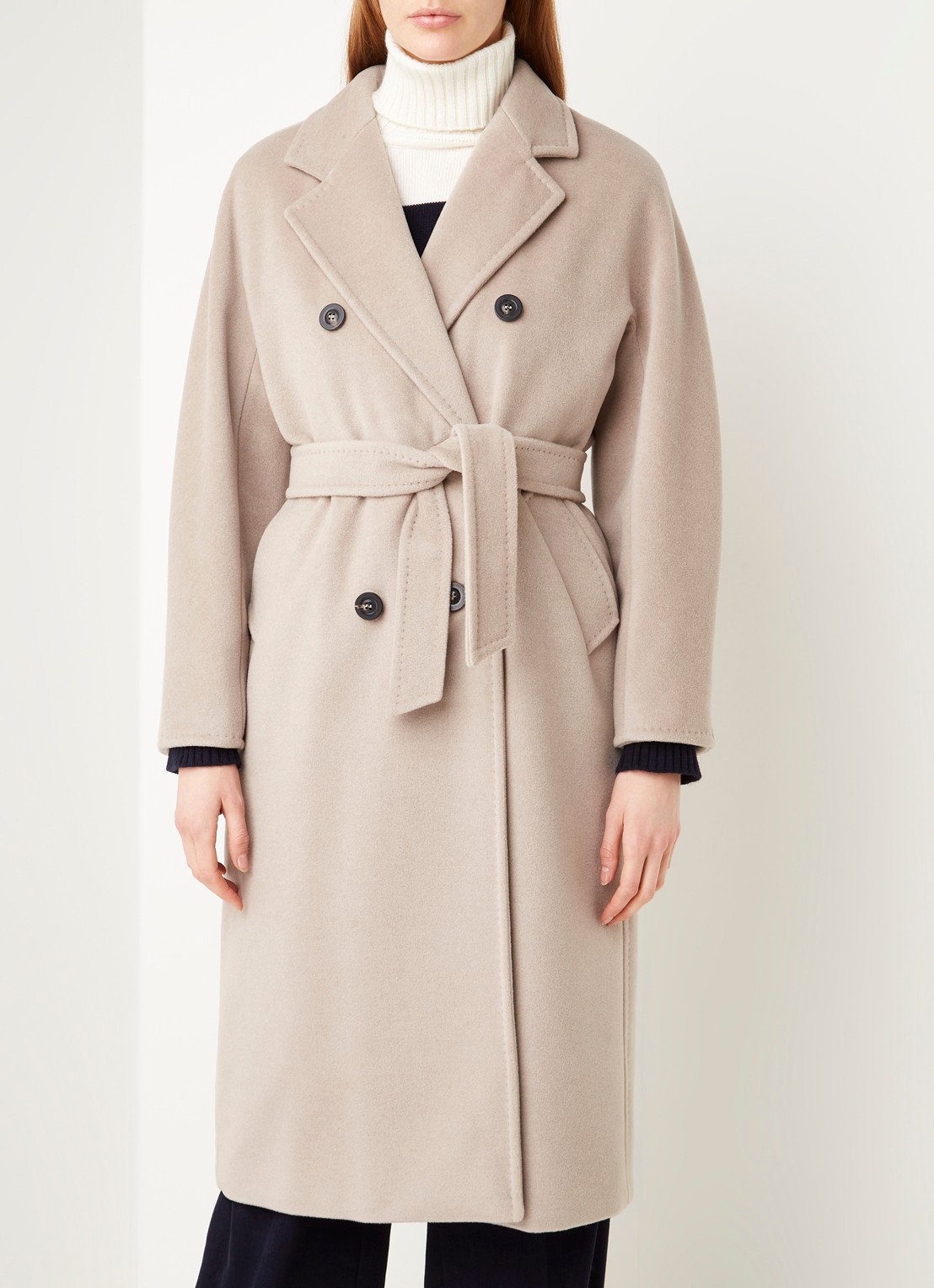 Max Mara Madame mantel in wolblend met strikceintuur - detail beige