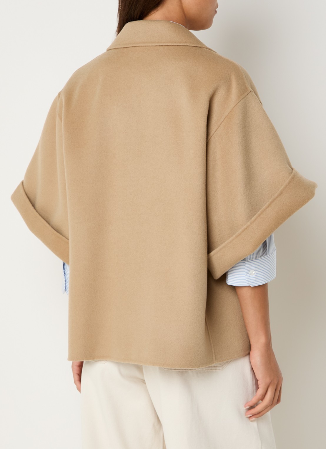 Max Mara Mantel in wolblend met steekzakken - achterkant camel