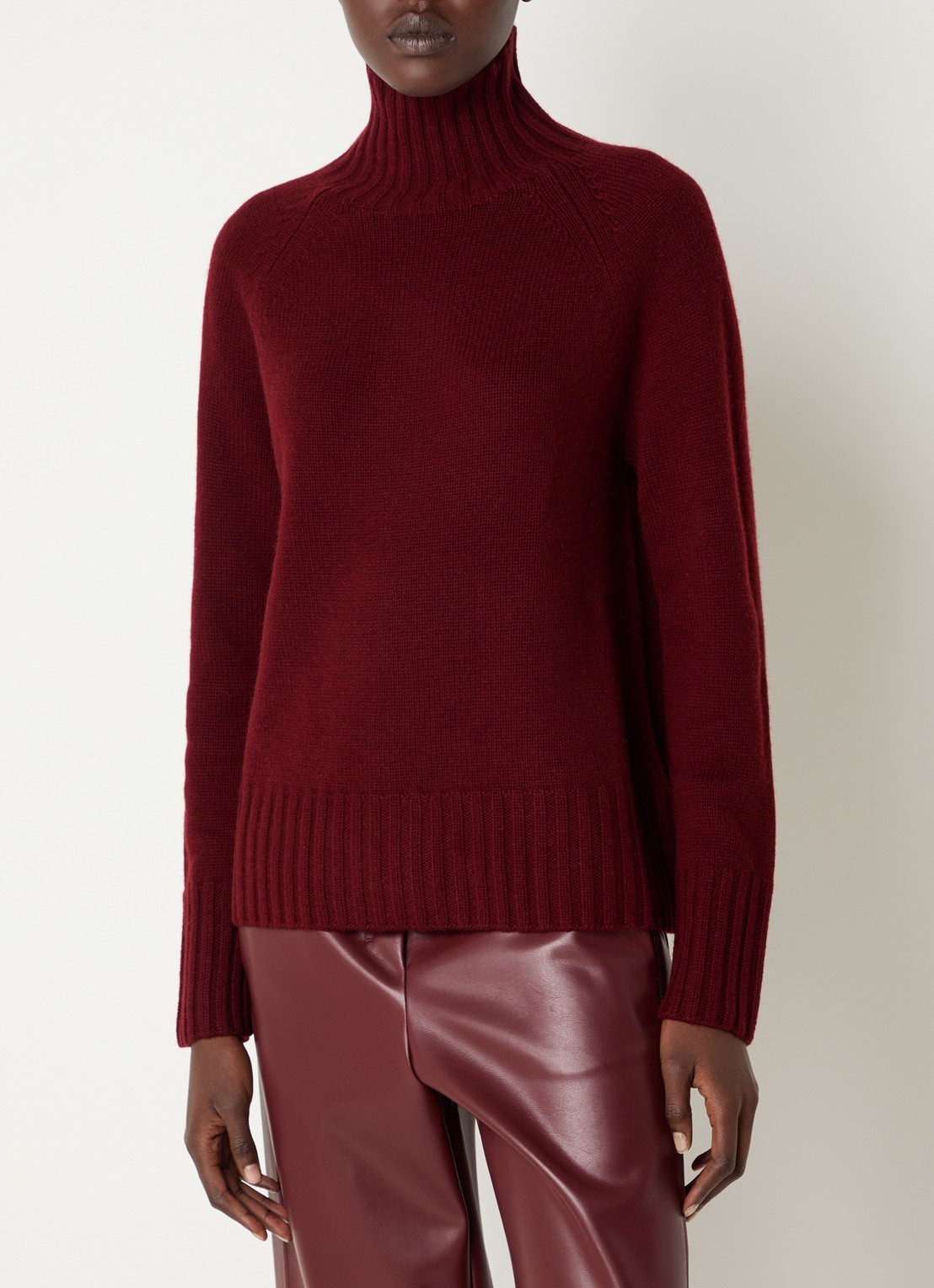 Max Mara Mantova fijngebreide trui in kasjmierblend met col - detail 2 bordeauxrood