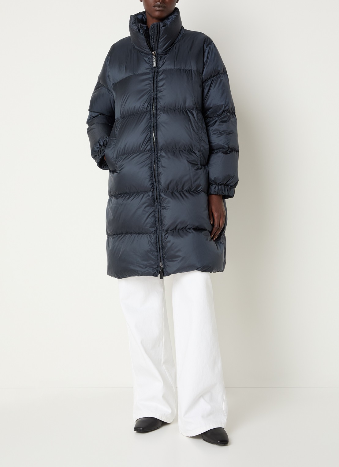 Max Mara Marte longline pufferjas met donsvulling en afneembare capuchon - voorkant 4 donkerblauw