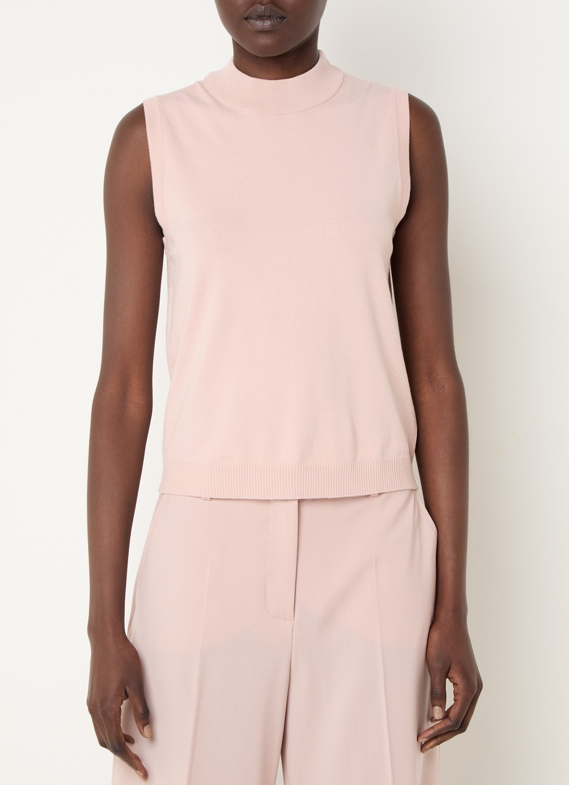Max Mara Nazione fijngebreide top met ronde hals - detail oudroze