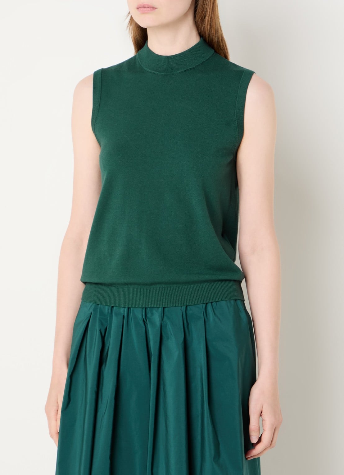 Max Mara Nazione mouwloze trui met ribstructuur - detail 4 groen