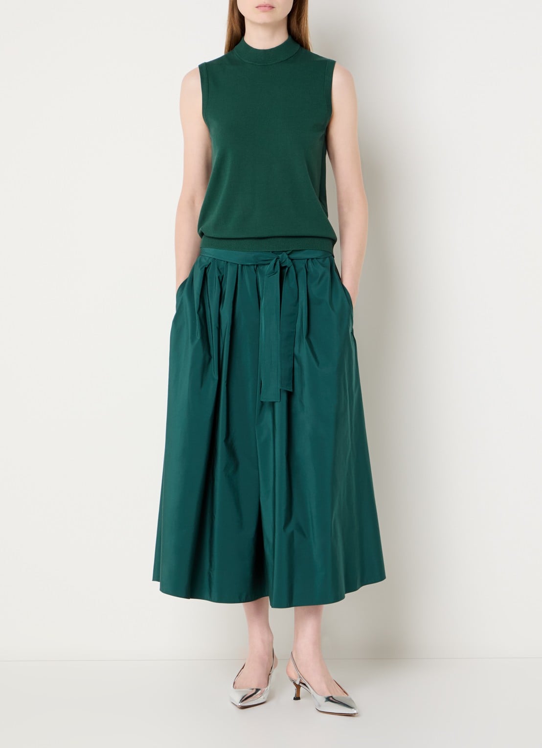 Max Mara Nazione mouwloze trui met ribstructuur - voorkant 3 groen