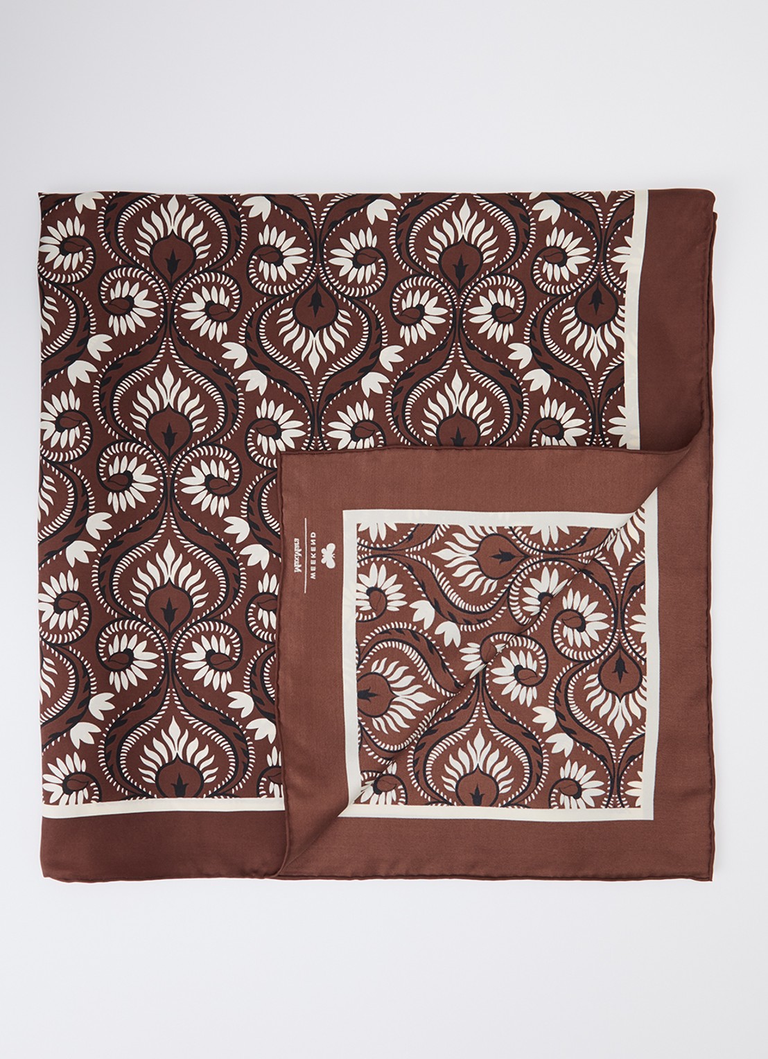 Max Mara Onesto sjaal van zijde met paisley dessin 90 x 90 cm - voorkant bruin