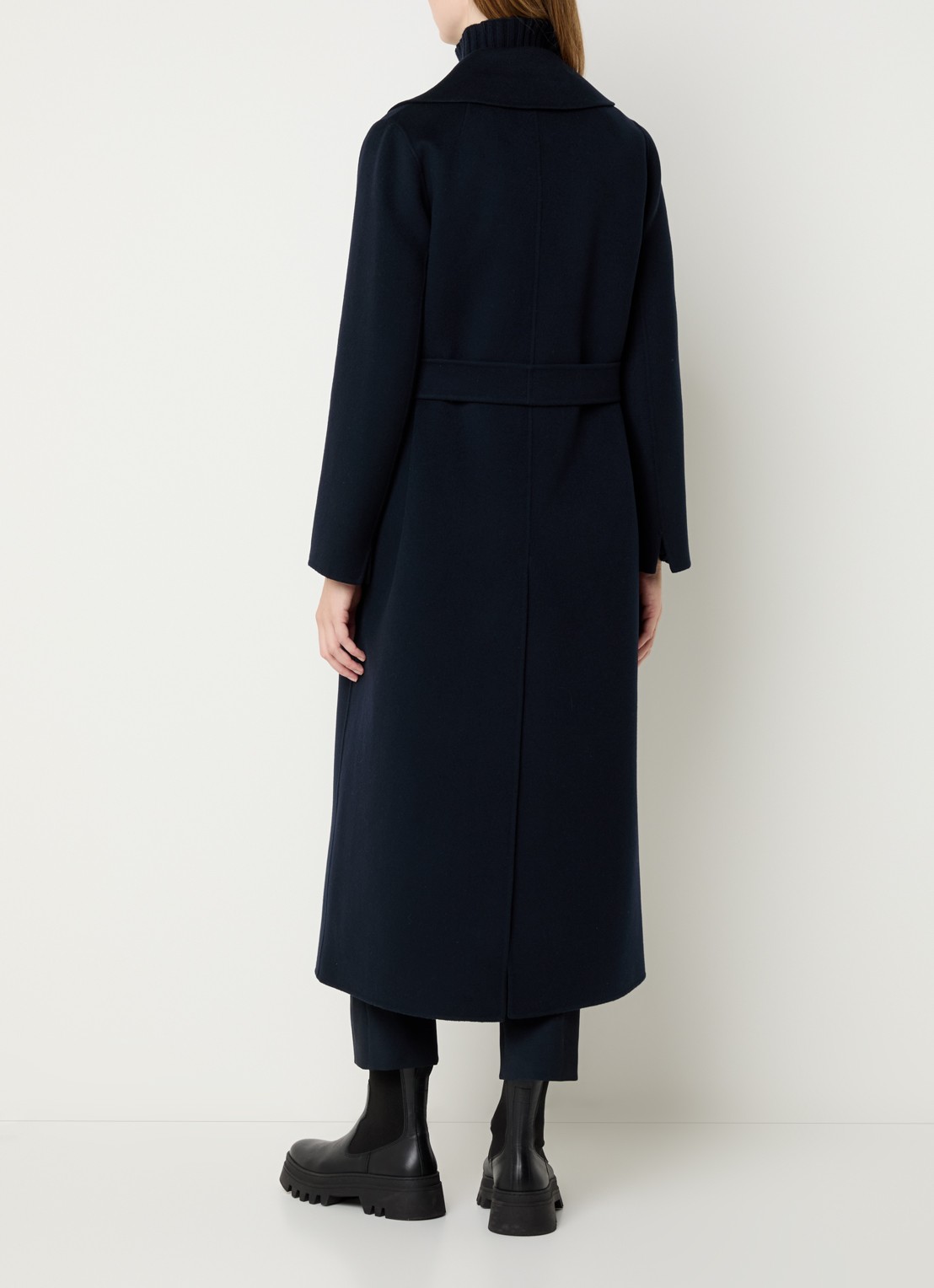 Max Mara Poldo mantel van scheerwol met steekzakken en strikceintuur - achterkant donkerblauw