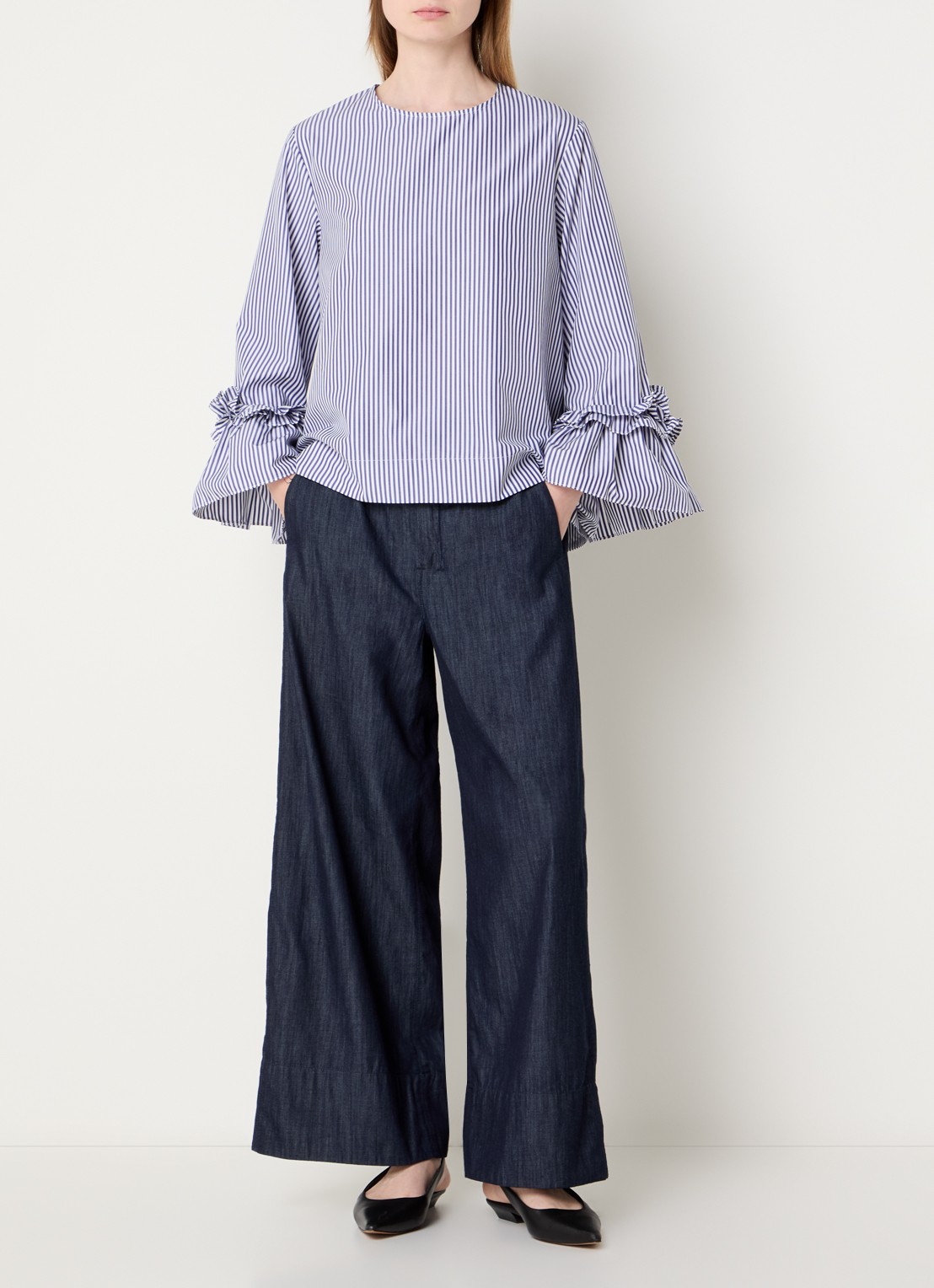 Max Mara Valzer tuniek met streepprint en trompetmouw - voorkant 3 lichtblauw
