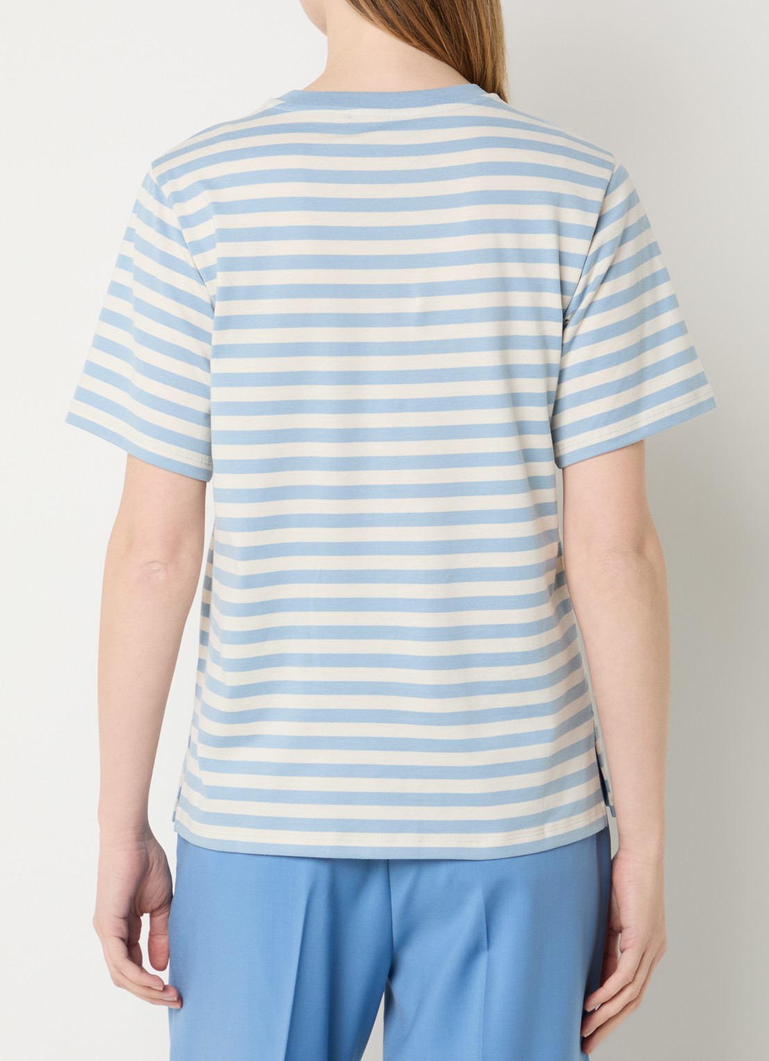 Max Mara Venaco T-shirt met streepprint en logoborduring - achterkant 4 lichtblauw