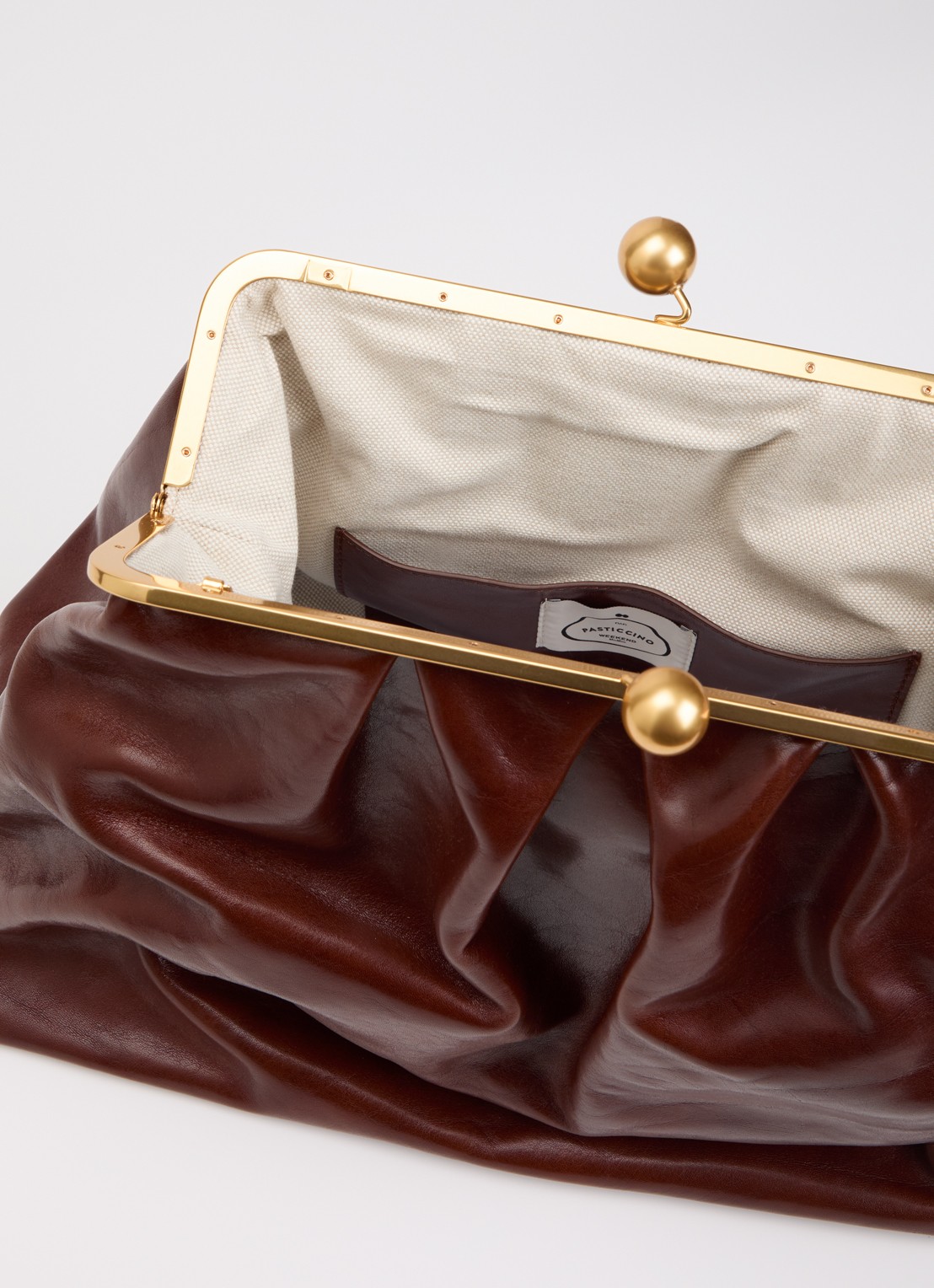 Max Mara Wkamirte schoudertas van leer met afneembare schouderriem - detail 2 roestbruin