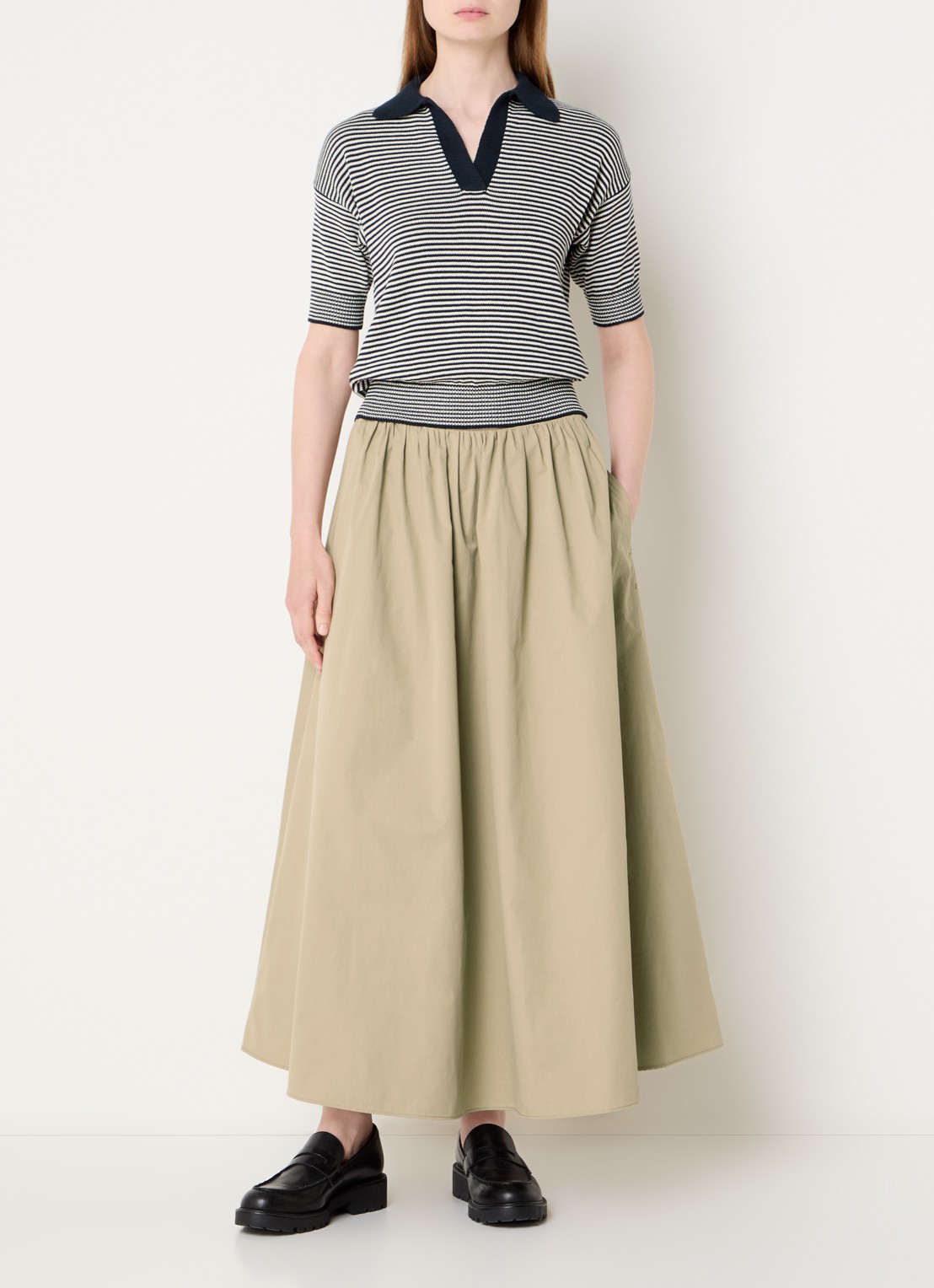 MaxMara Aguzze midi rok met steekzakken - voorkant 2 beige