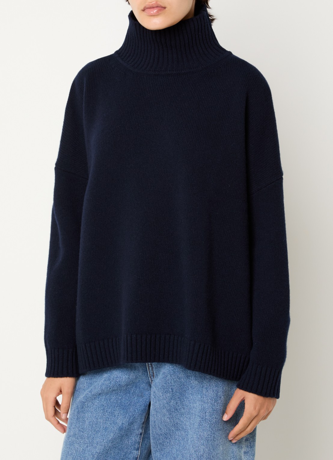MaxMara Grofgebreide trui van wol met col - detail donkerblauw