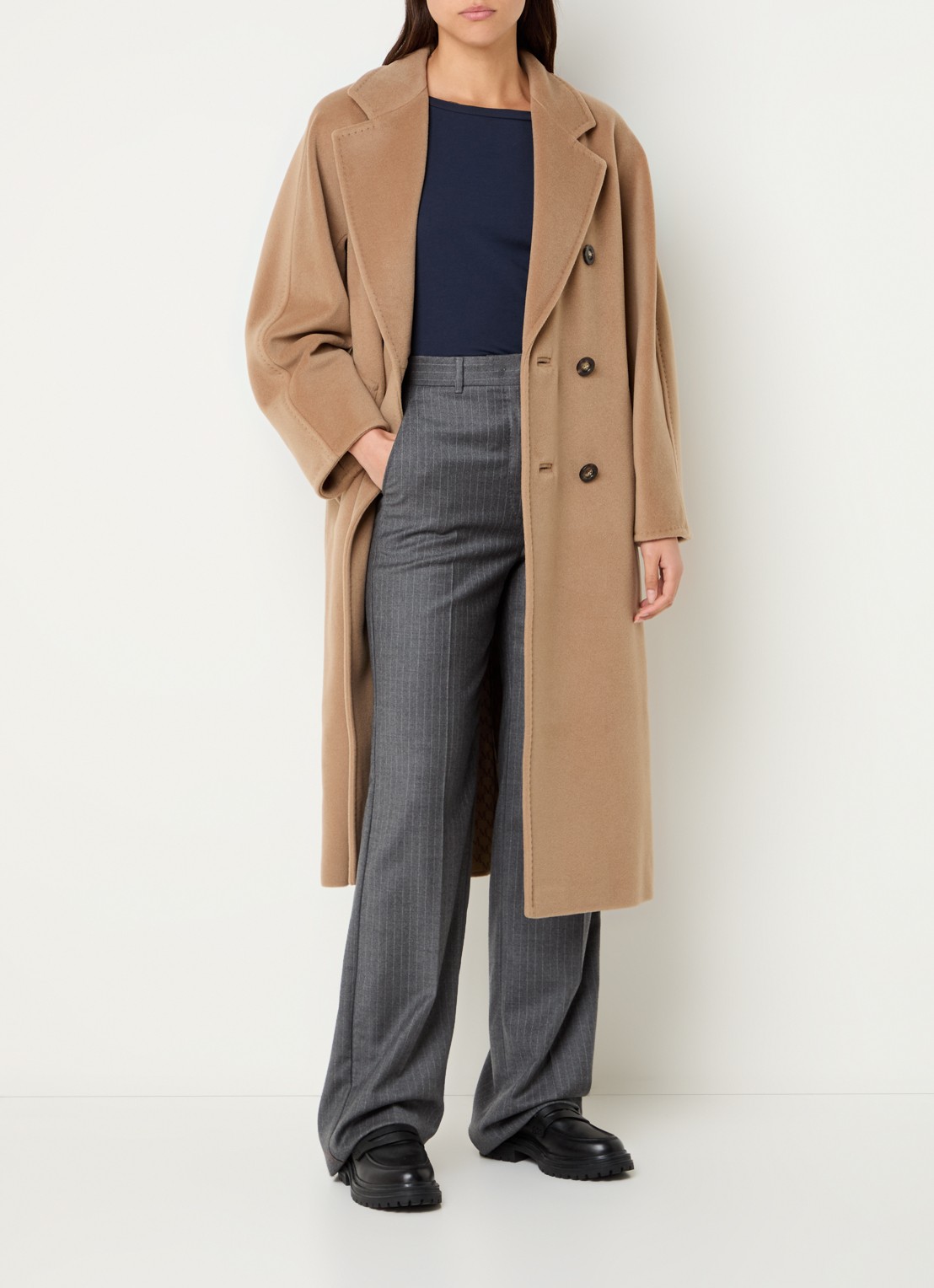 MaxMara Madame mantel in kasjmierblend met strikceintuur - voorkant 4 camel