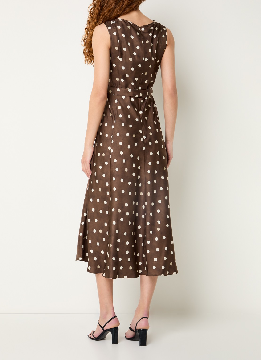 MaxMara Midi jurk van zijde met strikceintuur en stippenprint - achterkant 4 bruin