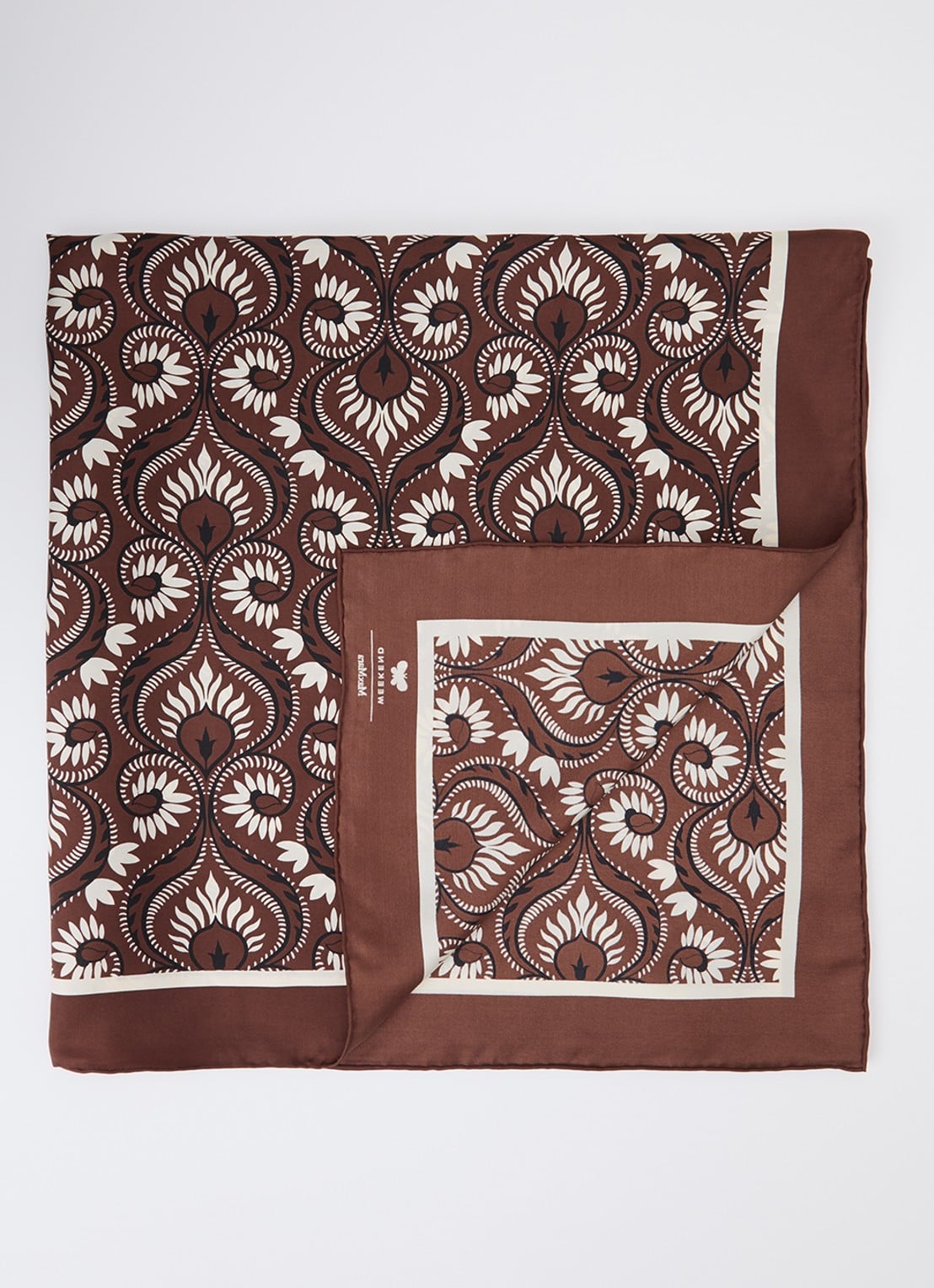 MaxMara Onesto sjaal van zijde met paisley dessin 90 x 90 cm - voorkant bruin