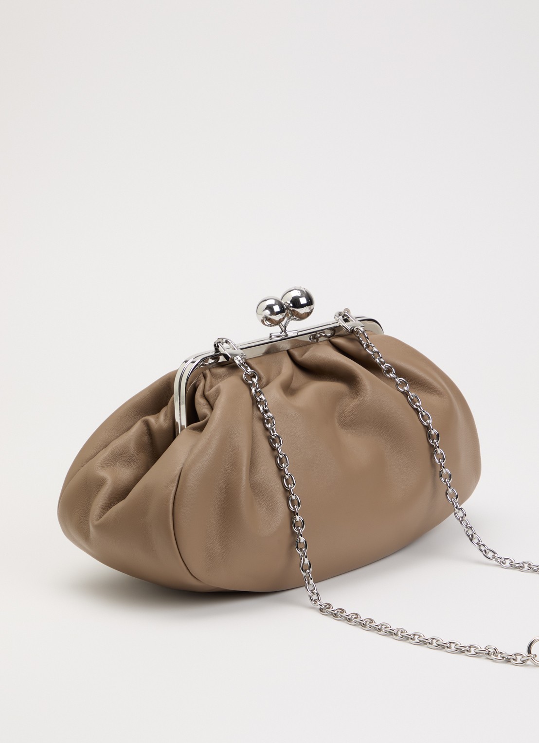 MaxMara Pasticcino clutch van leer met afneembare schouderriem  - achterkant zand