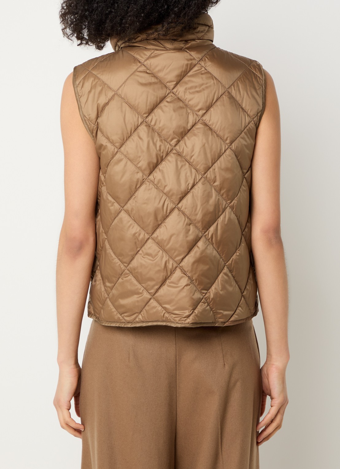 MaxMara Tregic gewatteerde bodywarmer met quilt patroon - achterkant 4 lichtbruin