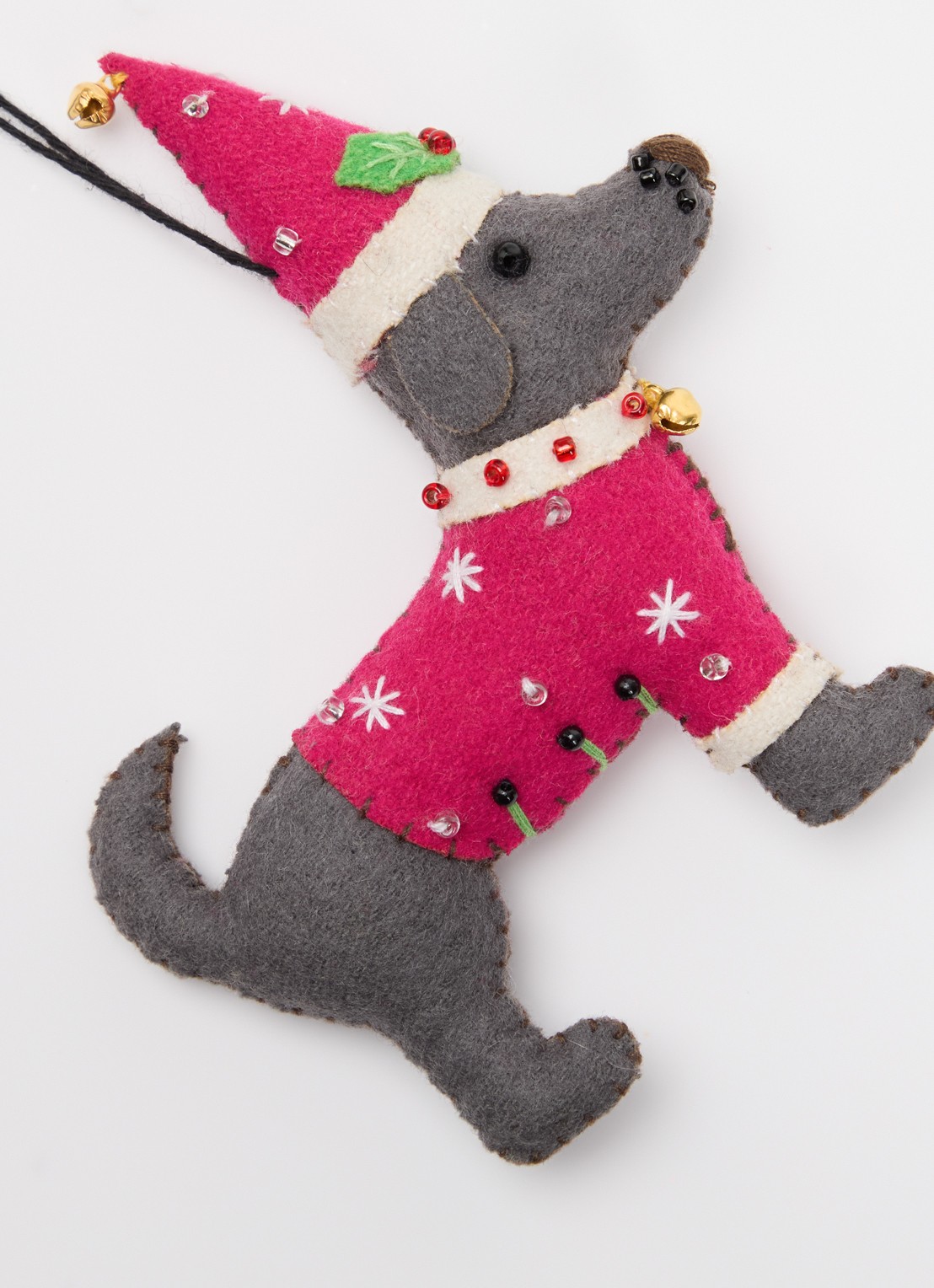 Meander Hond met kerstmuts kersthanger 13 cm - detail donkerroze