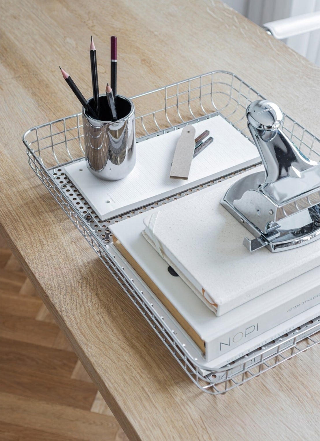 Mette Ditmer Lift dienblad 33,5 x 45,5 cm - detail 3 zilver