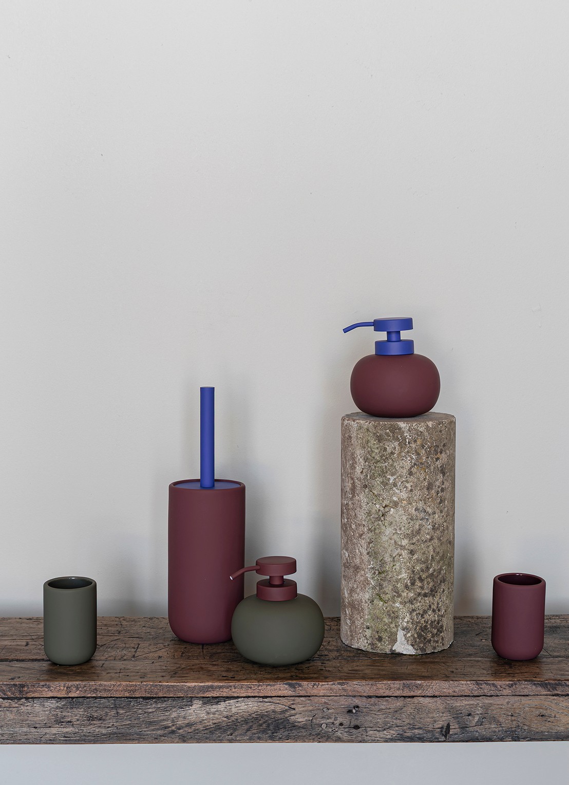 Mette Ditmer Lotus Play tandenborstelhouder - voorkant 2 bordeauxrood