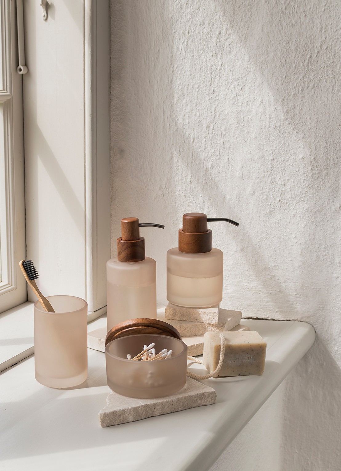 Mette Ditmer Modest zeepdispenser - detail 5 creme