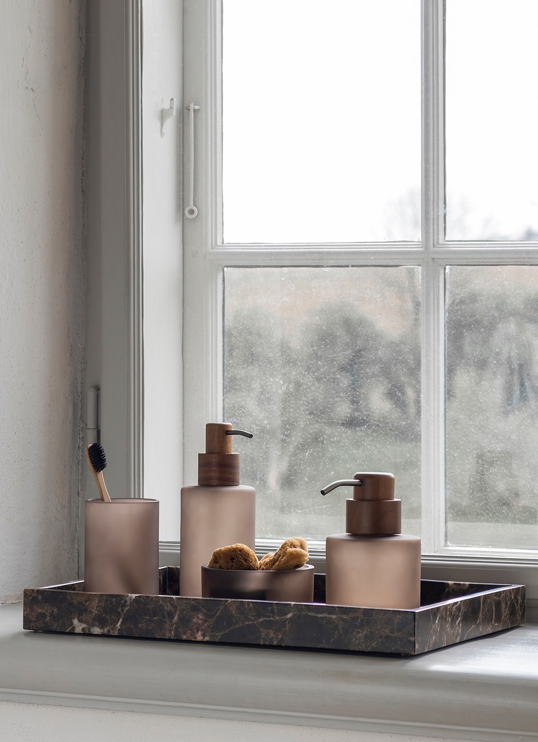 Mette Ditmer Modest zeepdispenser - detail 3 lichtbruin