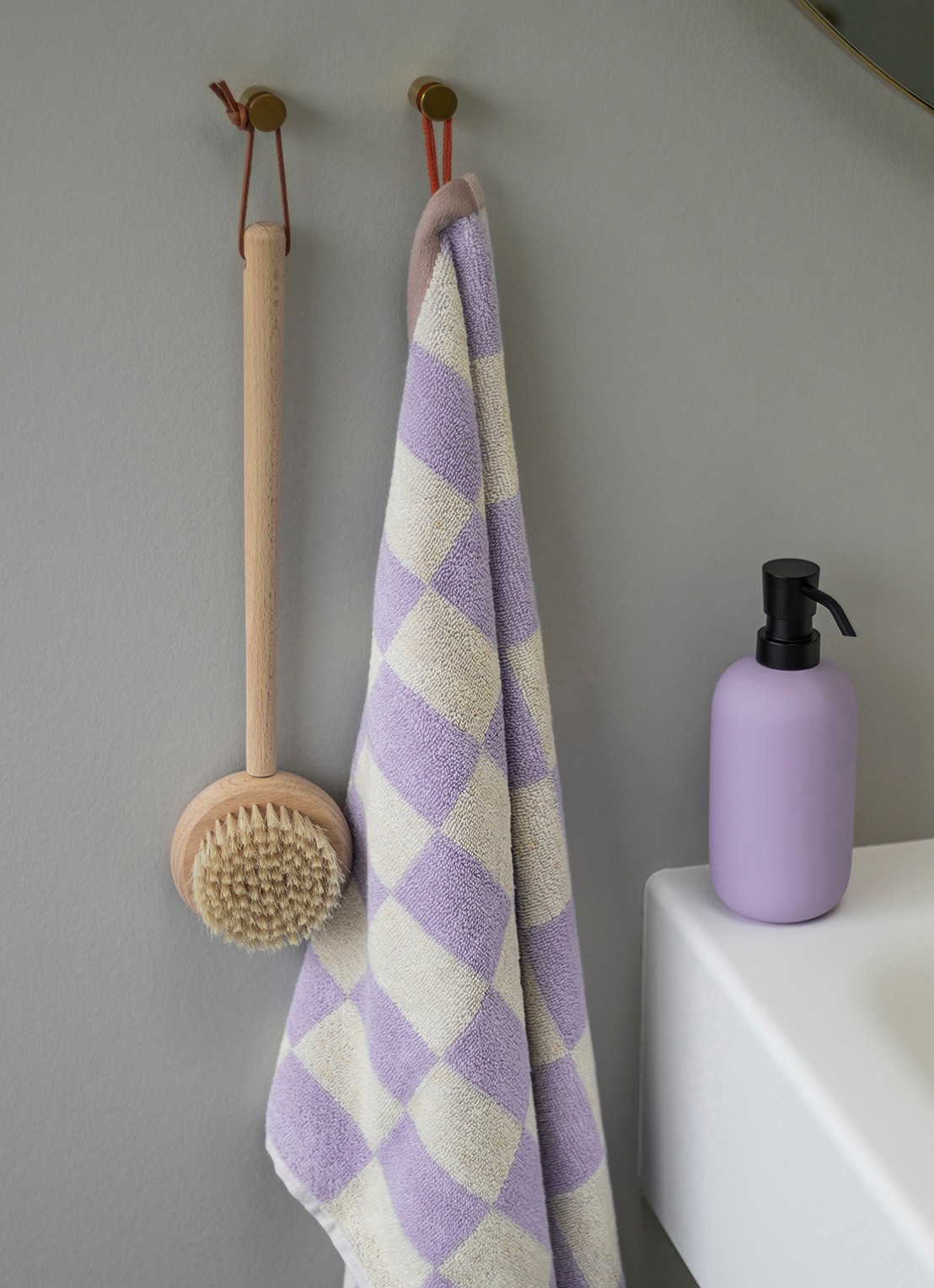 Mette Ditmer Retro badhanddoek - 50 x 90 cm - voorkant 3 lila