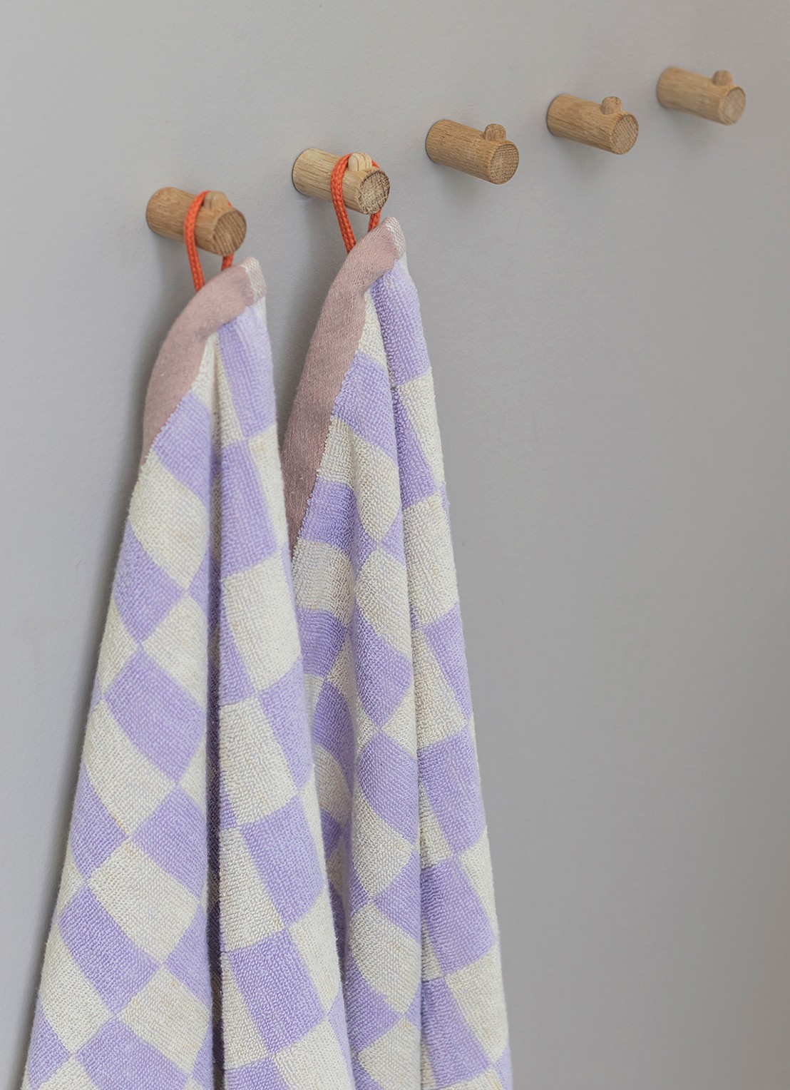 Mette Ditmer Retro gastendoek set van 2 - 40 x 55 cm - voorkant 3 lila