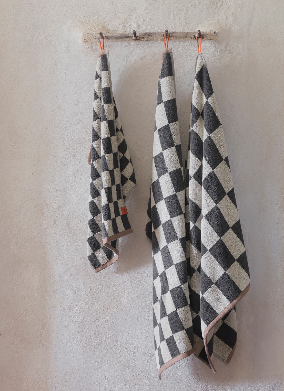 Mette Ditmer Retro gastendoek set van 2 - 550 gr/m2 - 55 x 40 cm - voorkant 2 antraciet
