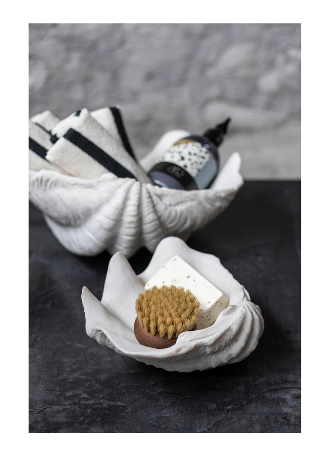 Mette Ditmer Shell ornament 13 cm - detail 2 wit