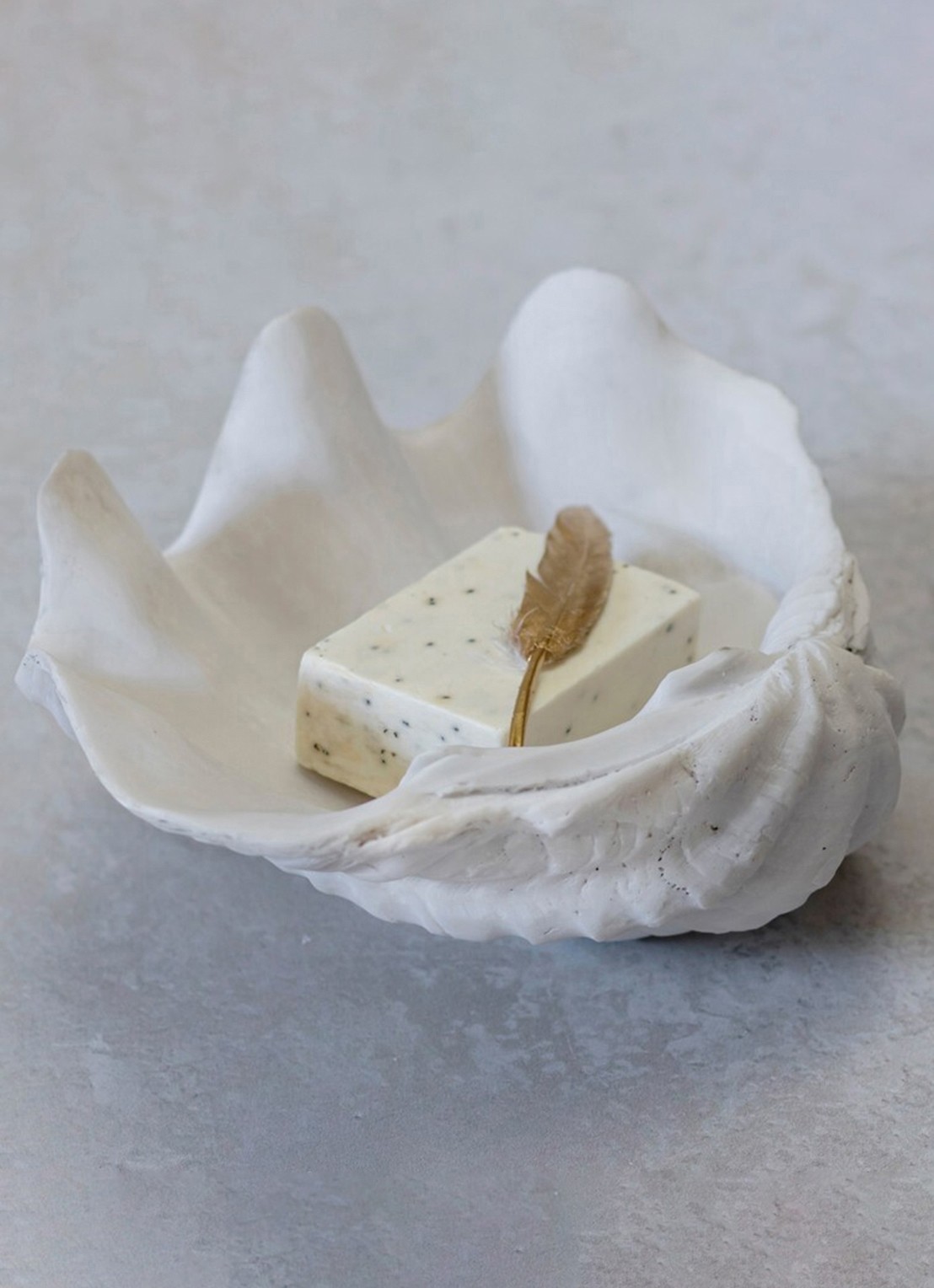 Mette Ditmer Shell ornament - detail 3 wit