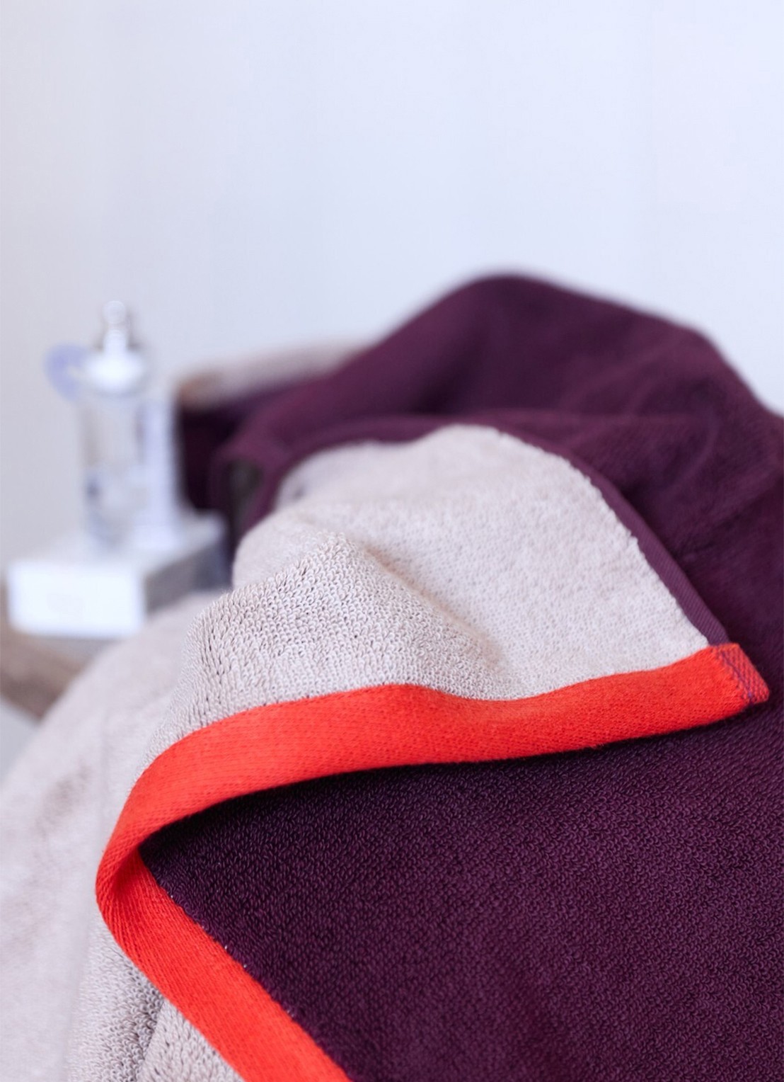 Mette Ditmer Soft gastendoek - 55 x 40 cm set van 2 - voorkant 2 bordeauxrood