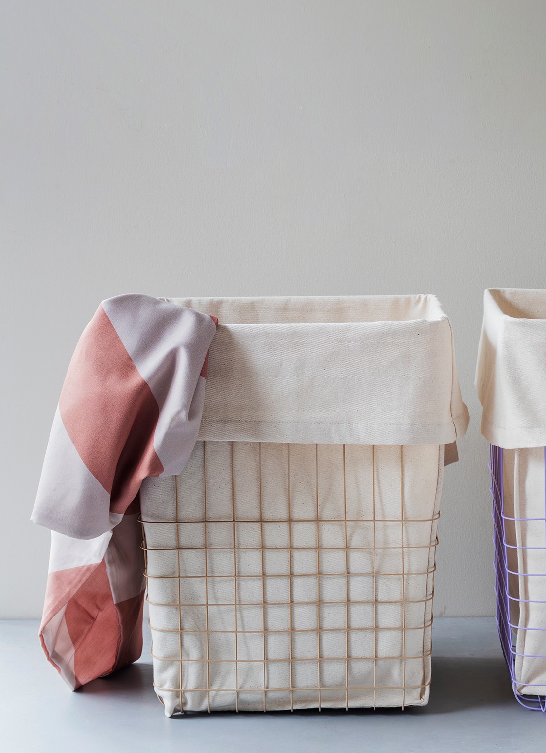 Mette Ditmer Store-it mand 40 x 32 x 50 cm - detail 2 zand