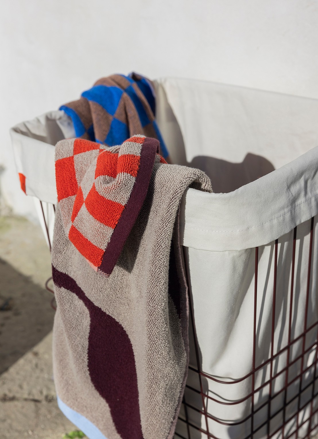 Mette Ditmer Store-it mand 40 x 32 x 50 cm - detail 4 bordeauxrood