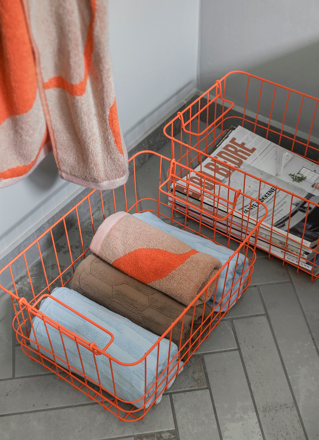 Mette Ditmer Store-It opbergmand 37 x 20 cm - voorkant 2 oranje