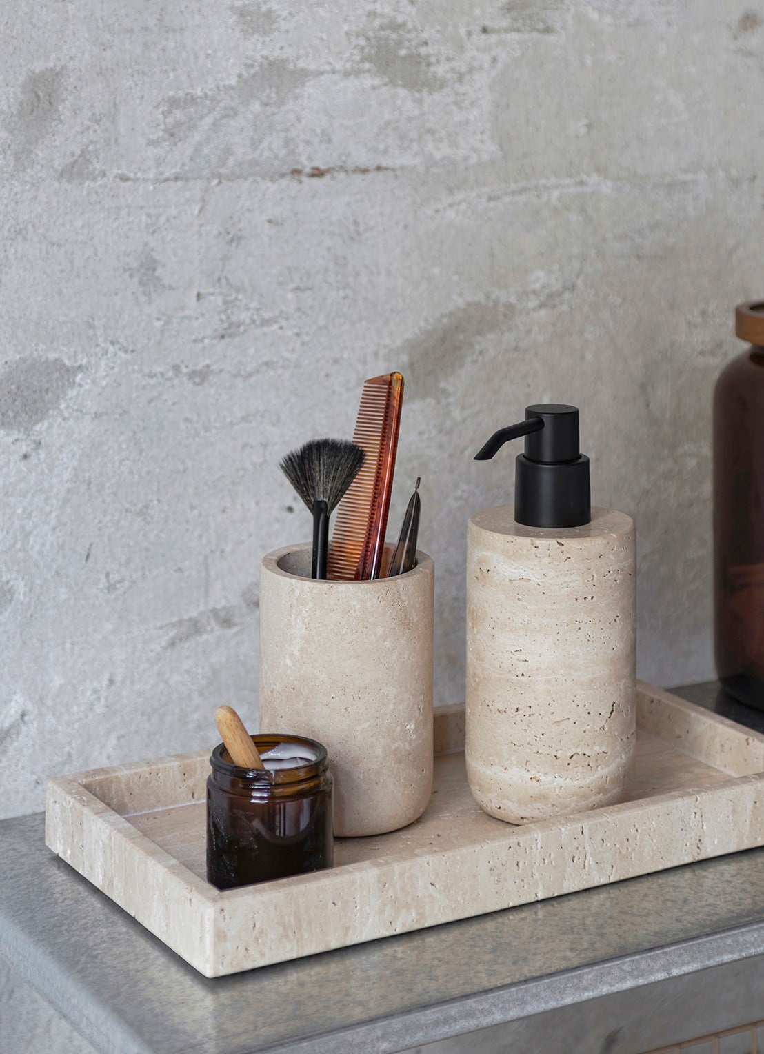 Mette Ditmer Travertine tandenborstelhouder van travertijn - voorkant 5 beige