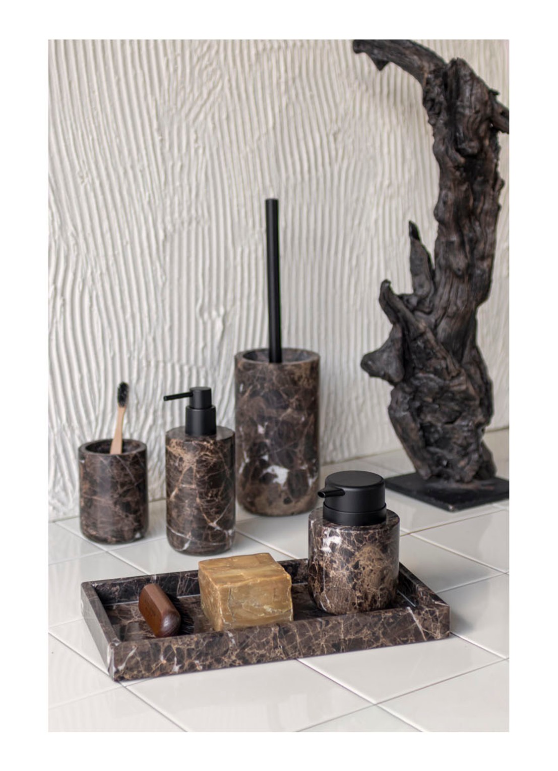 Mette Ditmer Zeepdispenser low van marmer - detail 3 bruin
