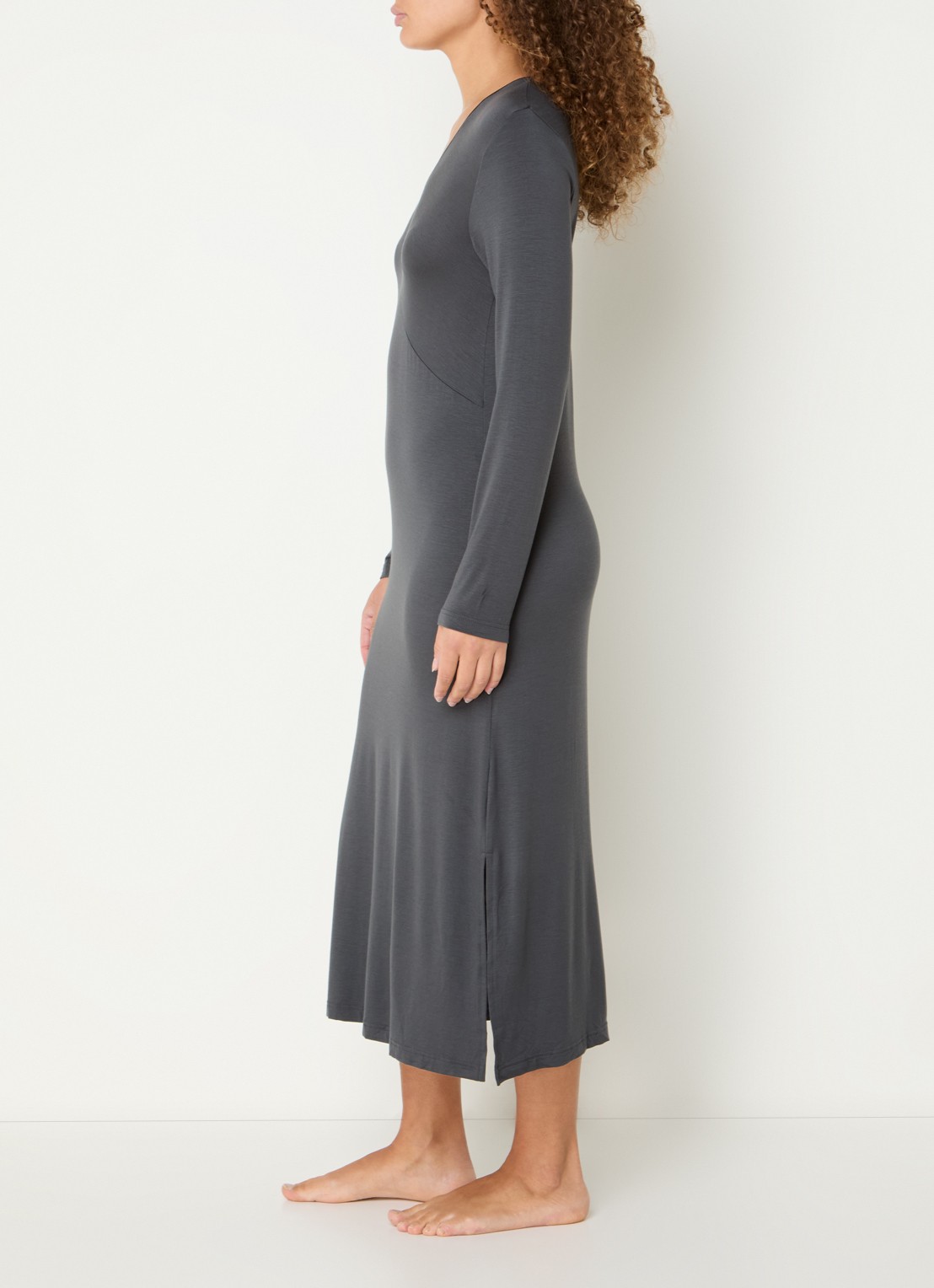 Mey Pure Chic nachthemd met V-hals - voorkant 2 antraciet
