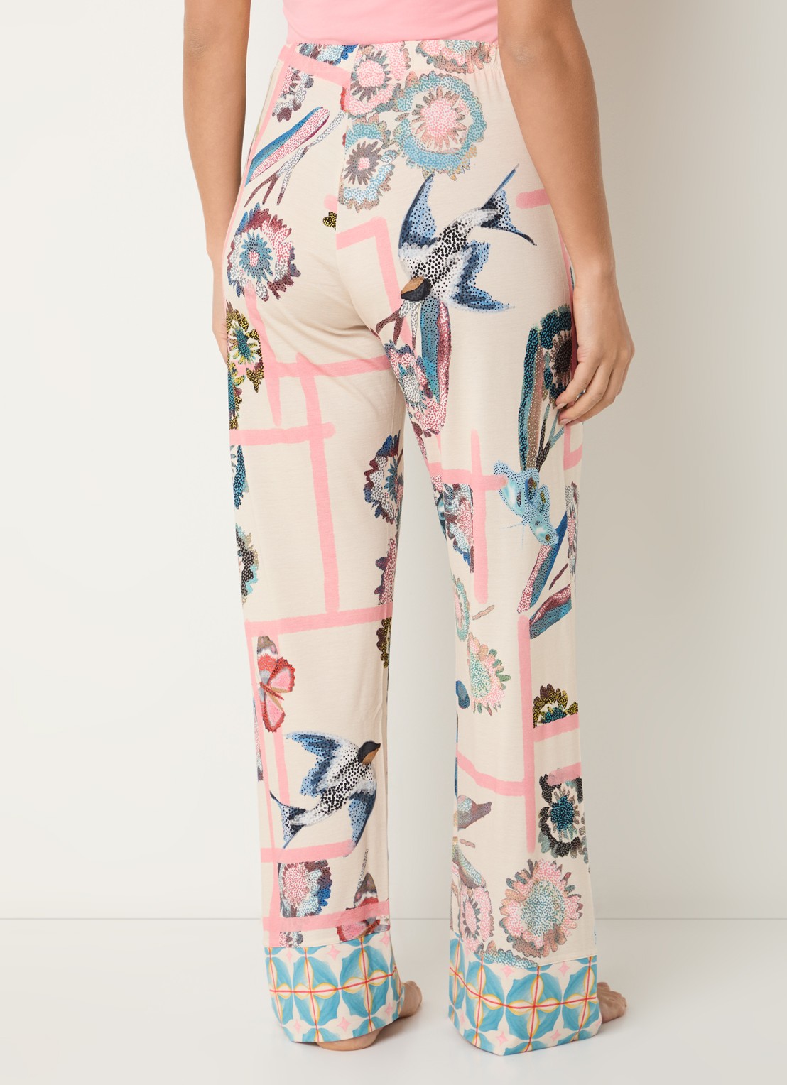 Mey Pyjamabroek met bloemenprint - achterkant 4 beige