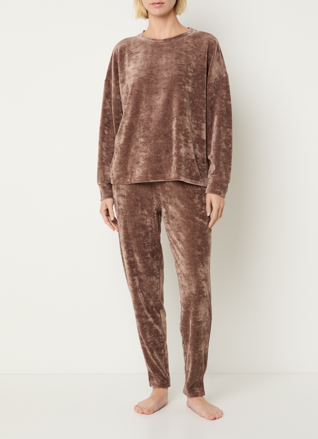 Mey Pyjamatop van fluweel - voorkant 3 lichtbruin