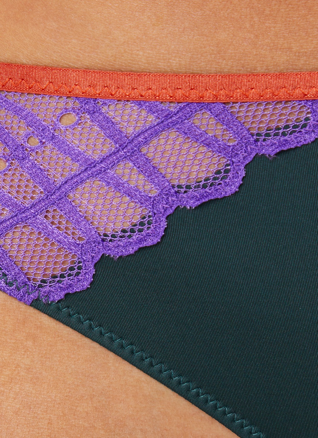 Mey Tanga van kant - detail 5 donkergroen