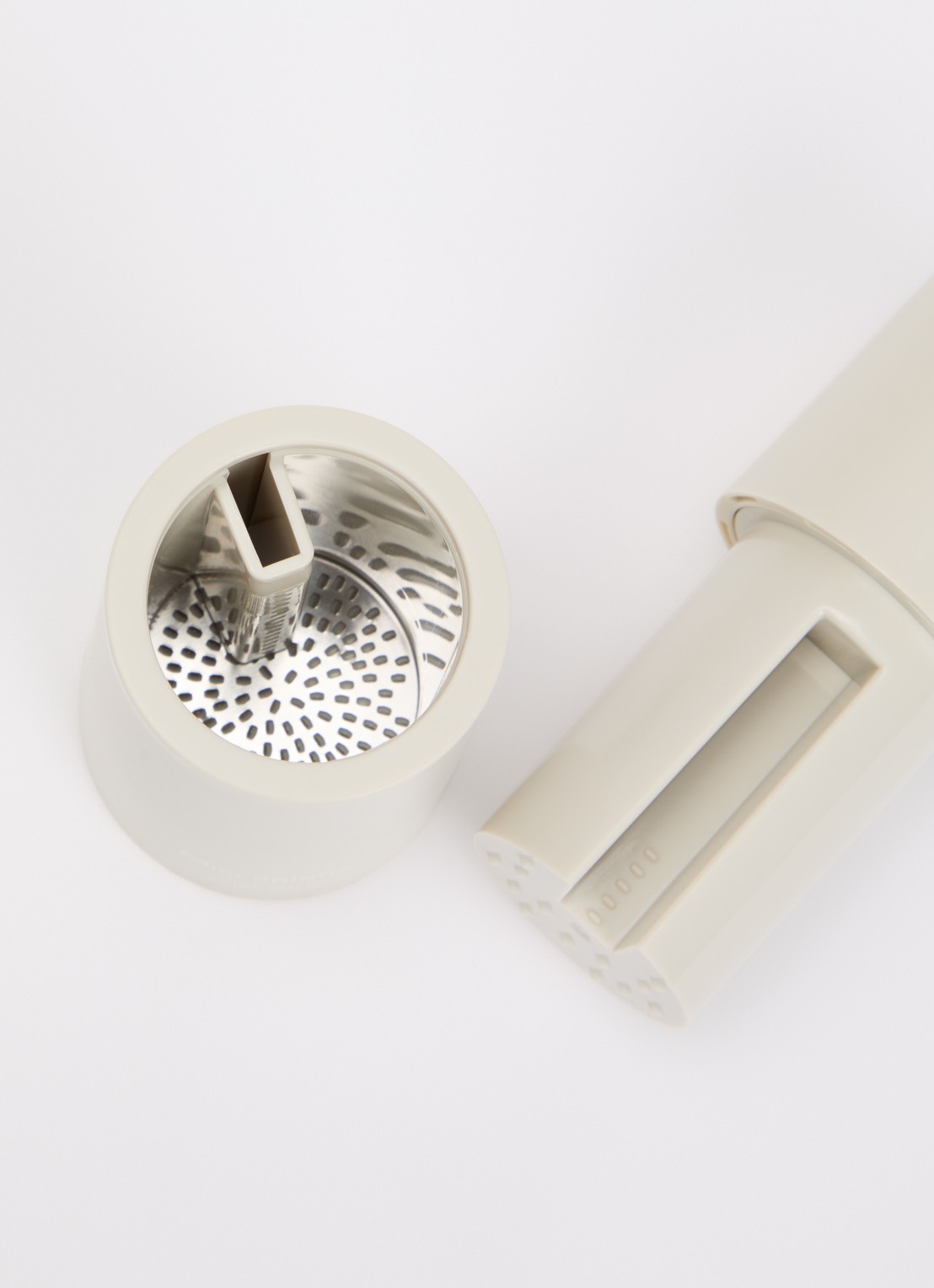 Microplane Spice Mill kruidenmolen 11,5 cm - voorkant 2 beige