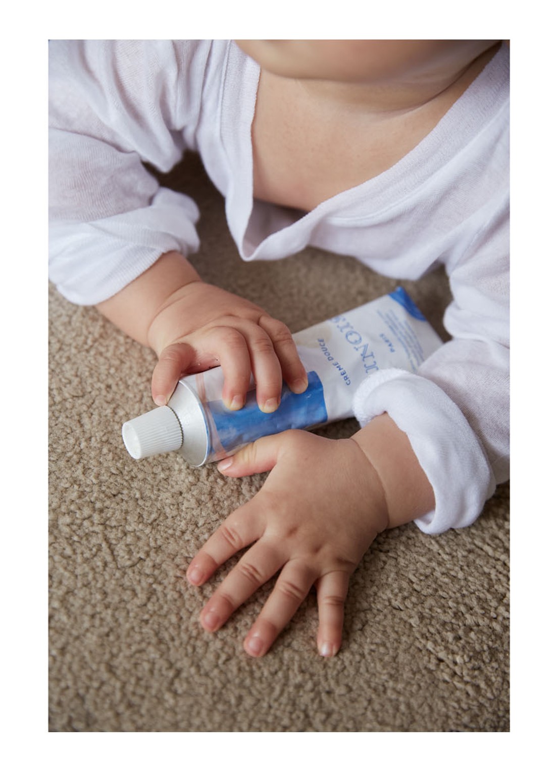 Minois Paris Baby moisturising gezicht en lichaam creme 100 ml - detail 2 wit