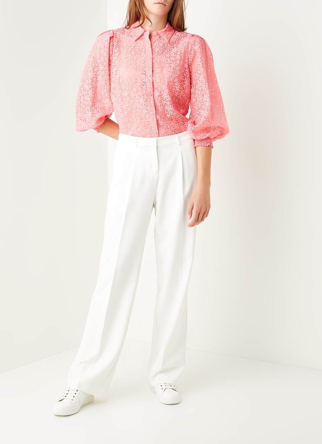 Mint Velvet Blouse met pofmouw en bloemenprint - voorkant 2 koraalroze